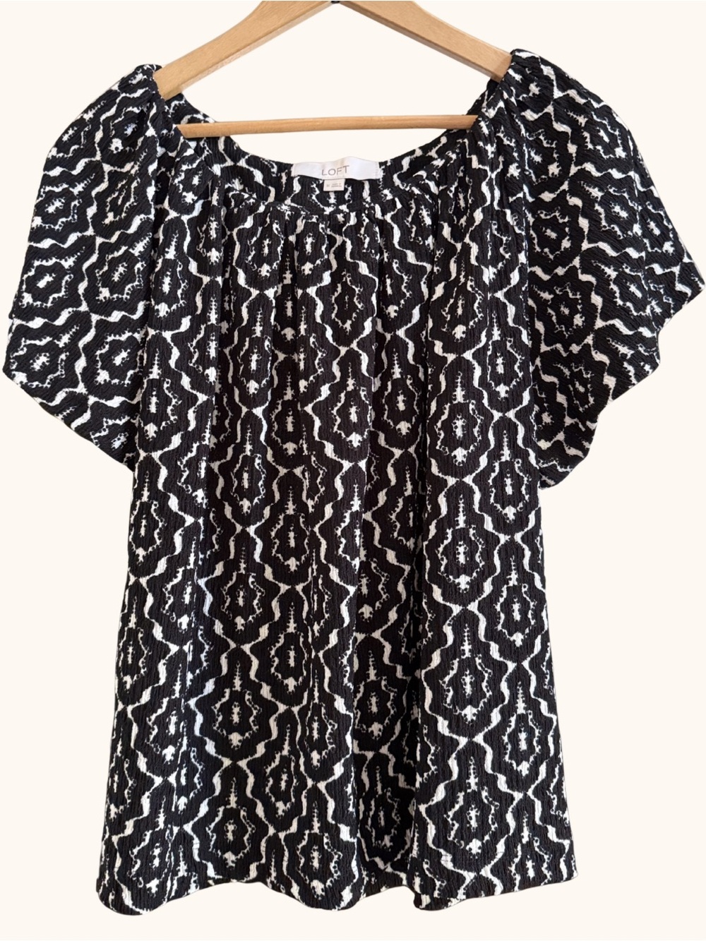 LOFT Black & White Geometric Ikat Flutter Short Sleeve Blouse